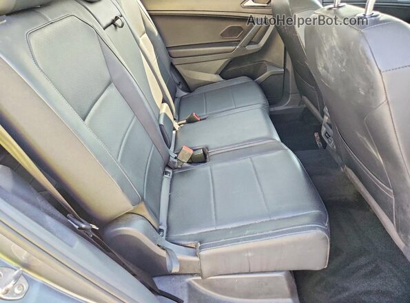 3VV2B7AX6LM076008 2020 VOLKSWAGEN TIGUAN Серый Вид задней части салона