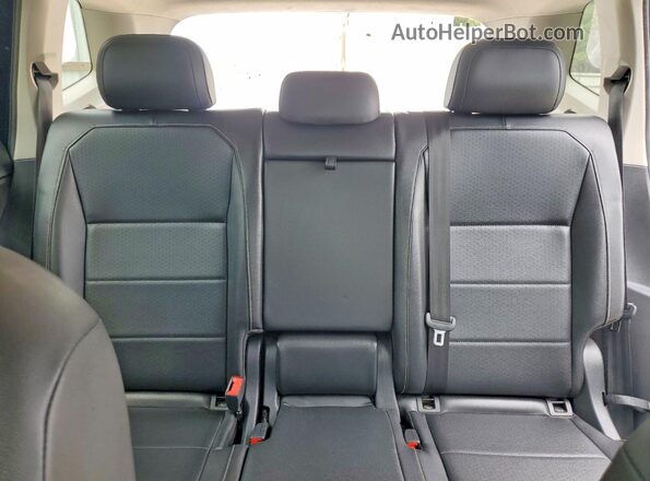 3VV2B7AX6MM128075 2021 VOLKSWAGEN TIGUAN Blue Widok tylnych siedzeń