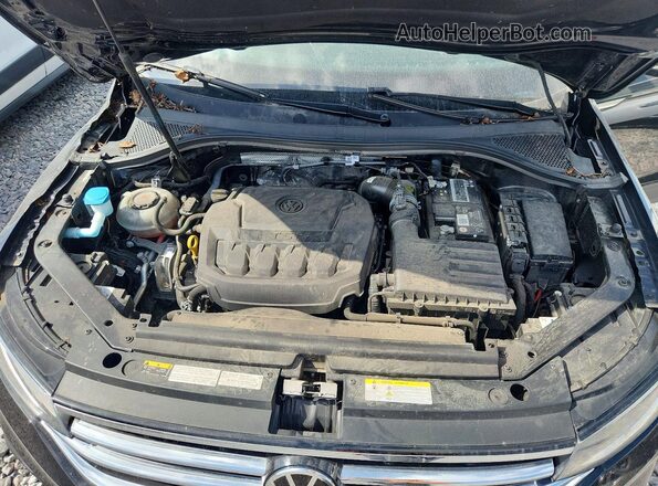 3VV2B7AX6NM153544 2022 VOLKSWAGEN TIGUAN Black Widok komory silnika