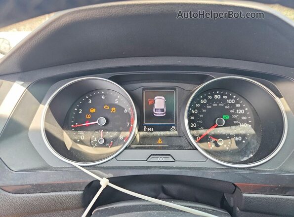 3VV2B7AX7LM033717 2020 VOLKSWAGEN TIGUAN Black Instrument cluster view