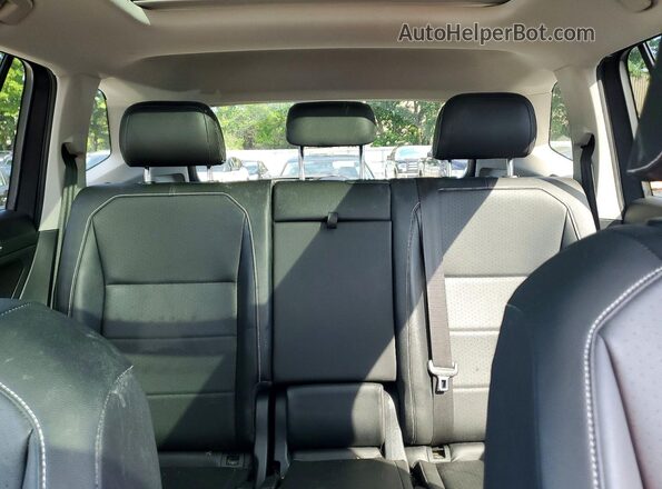 3VV2B7AX7MM074656 2021 VOLKSWAGEN TIGUAN Серый Вид задних сидений