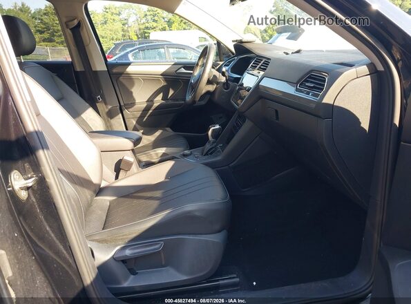 3VV2B7AX7NM039617 2022 VOLKSWAGEN TIGUAN Black Вид салону спереду