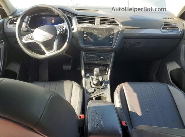 3VV2B7AX7NM121413 2022 VOLKSWAGEN TIGUAN Gray Dashboard view