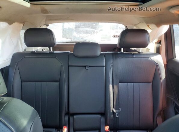 3VV2B7AX7NM121413 2022 VOLKSWAGEN TIGUAN Gray Rear seats view