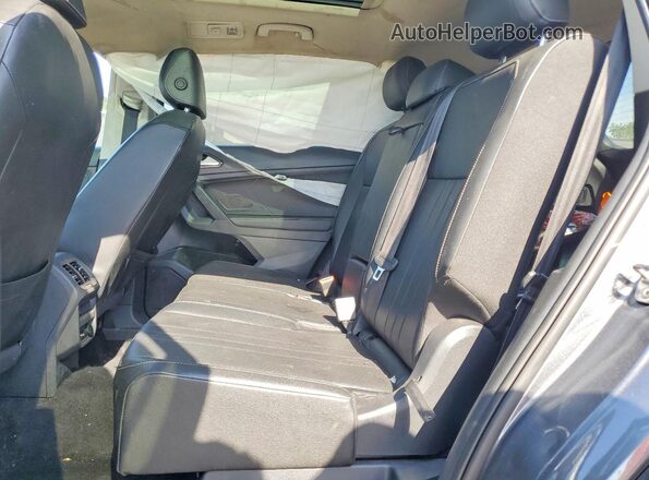 3VV2B7AX7NM121413 2022 VOLKSWAGEN TIGUAN Gray Rear interior view