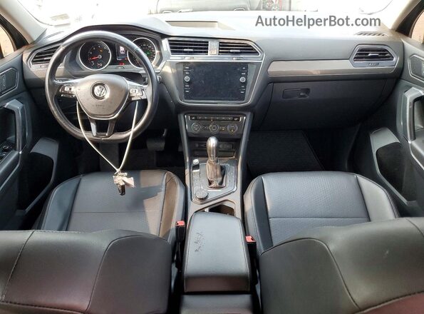 3VV2B7AX8JM216525 2018 VOLKSWAGEN TIGUAN Gray Widok deski rozdzielczej