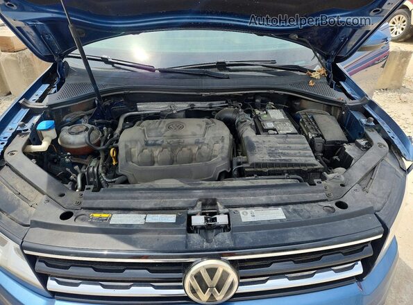 3VV2B7AX8JM218386 2018 VOLKSWAGEN TIGUAN Blue Engine compartment view