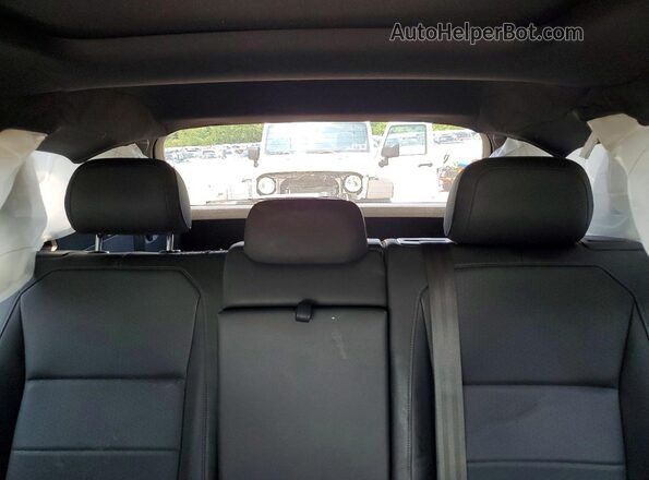 3VV2B7AX8KM110111 2019 VOLKSWAGEN TIGUAN White Vista de los asientos traseros