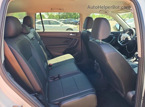 3VV2B7AX8KM185830 2019 VOLKSWAGEN TIGUAN White Rear seats view