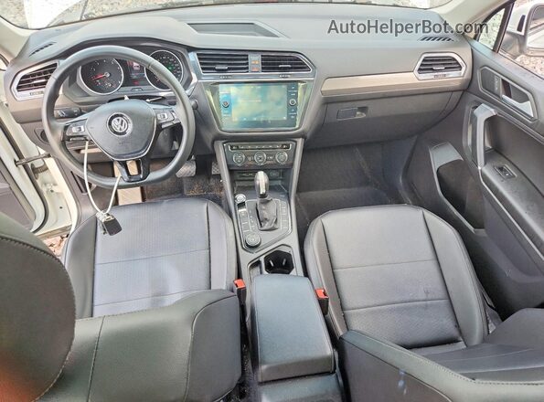 3VV2B7AX8LM068749 2020 VOLKSWAGEN TIGUAN White Вид панелі приладів
