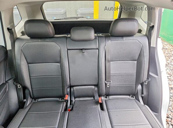 3VV2B7AX8LM068749 2020 VOLKSWAGEN TIGUAN White Вид задніх сидінь