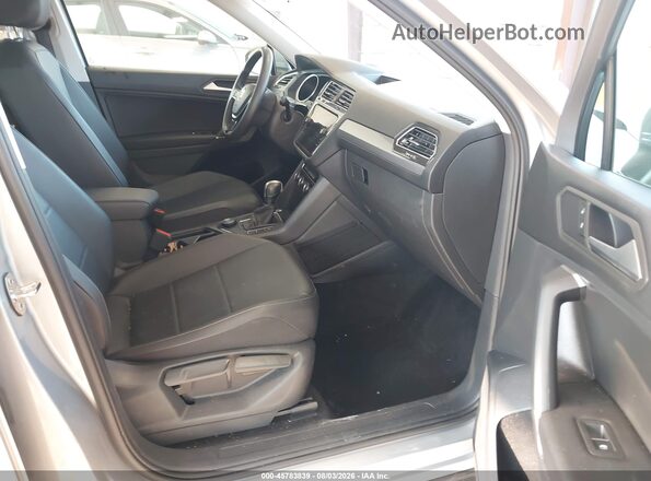 3VV2B7AX8LM104696 2020 VOLKSWAGEN TIGUAN Silver Սալոնի դիմացի տեսք