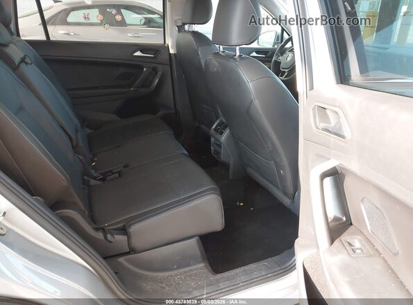 3VV2B7AX8LM104696 2020 VOLKSWAGEN TIGUAN Silver VIN կոդի պիտակի տեսք