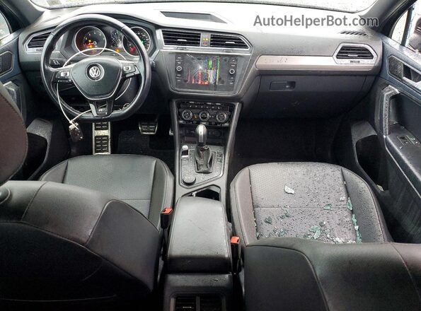 3VV2B7AX8LM138301 2020 VOLKSWAGEN TIGUAN Black Vista del salpicadero