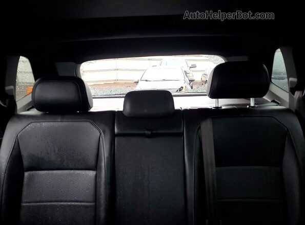 3VV2B7AX8LM138301 2020 VOLKSWAGEN TIGUAN Black Vista de los asientos traseros