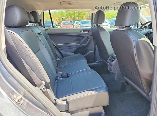 3VV2B7AX8LM150982 2020 VOLKSWAGEN TIGUAN Gray Սալոնի հետևի տեսք