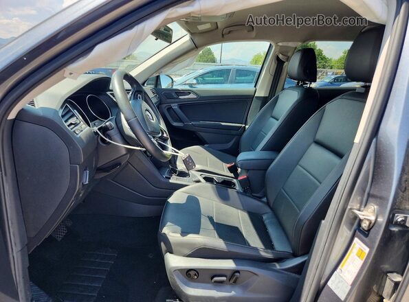3VV2B7AX8LM150982 2020 VOLKSWAGEN TIGUAN Gray Սալոնի դիմացի տեսք