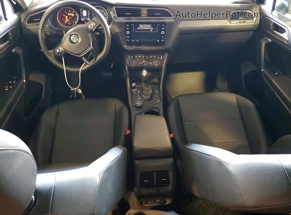 3VV2B7AX8LM173369 2020 VOLKSWAGEN TIGUAN Gray წინა პანელის ხედი