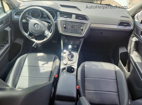 3VV2B7AX8MM115912 2021 VOLKSWAGEN TIGUAN White წინა პანელის ხედი
