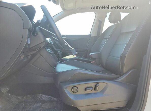 3VV2B7AX8MM119491 2021 VOLKSWAGEN TIGUAN White Widok wnętrza z przodu