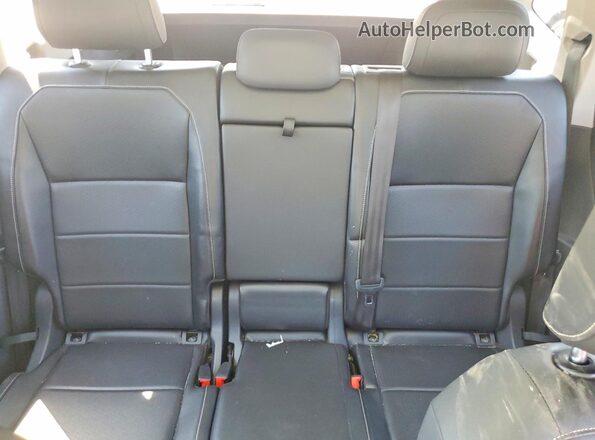 3VV2B7AX8MM119491 2021 VOLKSWAGEN TIGUAN White Widok tylnych siedzeń