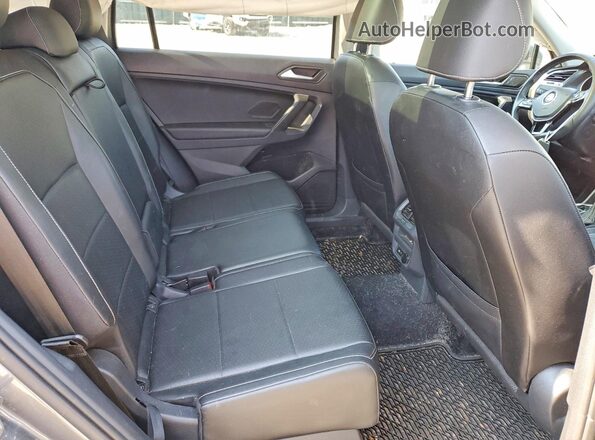 3VV2B7AX8MM135030 2021 VOLKSWAGEN TIGUAN Gray Widok wnętrza z tyłu