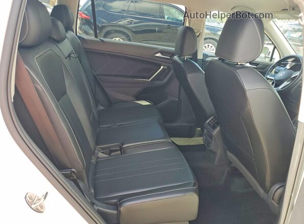 3VV2B7AX8RM075788 2024 VOLKSWAGEN TIGUAN Белый Вид задней части салона
