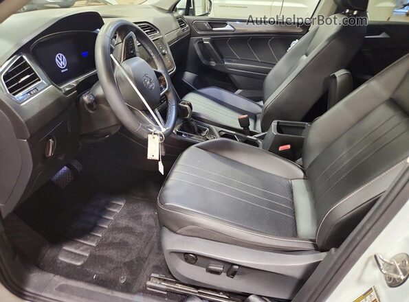 3VV2B7AX9NM091802 2022 VOLKSWAGEN TIGUAN White Вид салону спереду