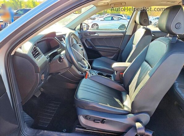3VV2B7AX9NM149147 2022 VOLKSWAGEN TIGUAN Серебряный Вид салона спереди