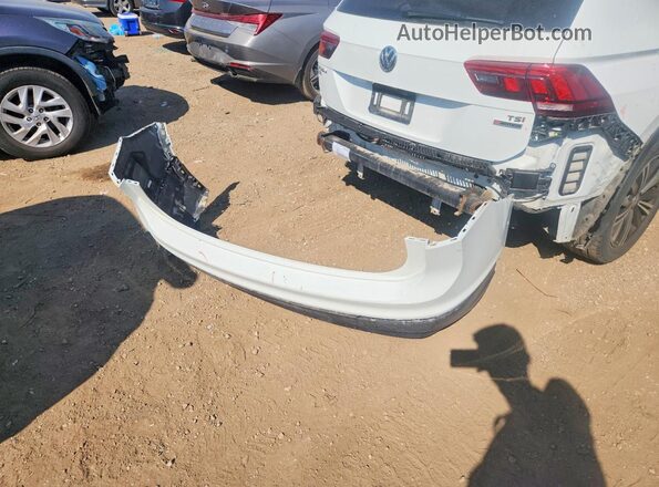 3VV2B7AXXJM153797 2018 VOLKSWAGEN TIGUAN White ძრავის განყოფილების ხედი
