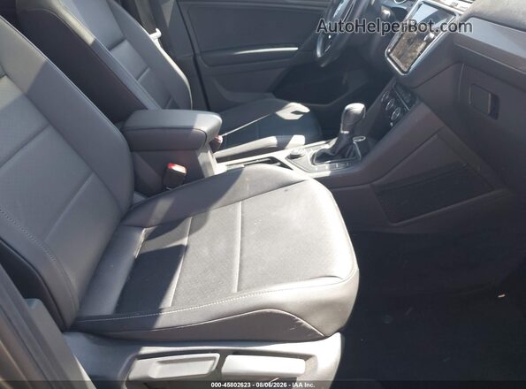 3VV2B7AXXKM024458 2019 VOLKSWAGEN TIGUAN Silver წინა სალონის ხედი
