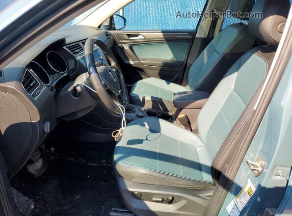 3VV2B7AXXLM040449 2020 VOLKSWAGEN TIGUAN Blue Front interior view