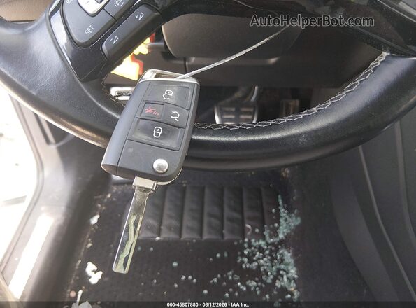 3VV2B7AXXLM119412 2020 VOLKSWAGEN TIGUAN White Вид панелі приладів