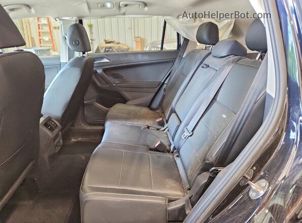 3VV2B7AXXLM137621 2020 VOLKSWAGEN TIGUAN Black Vista interior trasera