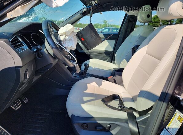 3VV2B7AXXLM153799 2020 VOLKSWAGEN TIGUAN Black Widok wnętrza z przodu