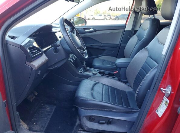 3VV2X7B29PM303640 2023 VOLKSWAGEN TAOS Red Вид салону спереду