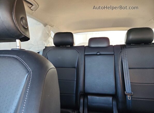3VV3B7AX0JM000852 2018 VOLKSWAGEN TIGUAN Gray უკანა სავარძლების ხედი