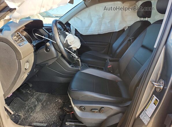 3VV3B7AX0JM000852 2018 VOLKSWAGEN TIGUAN Gray წინა სალონის ხედი