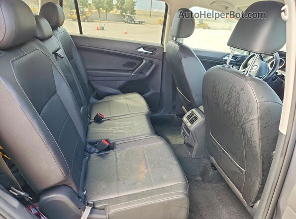 3VV3B7AX0JM061652 2018 VOLKSWAGEN TIGUAN Charcoal Вид задніх сидінь