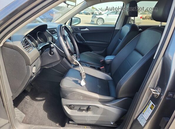 3VV3B7AX0JM061652 2018 VOLKSWAGEN TIGUAN Charcoal Вид салону спереду