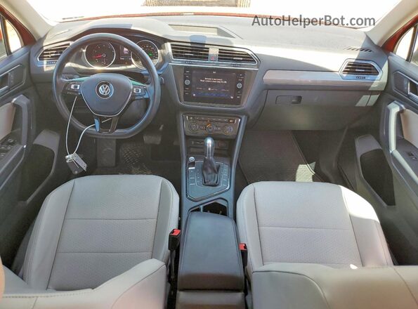 3VV3B7AX0JM191446 2018 VOLKSWAGEN TIGUAN Orange Widok deski rozdzielczej
