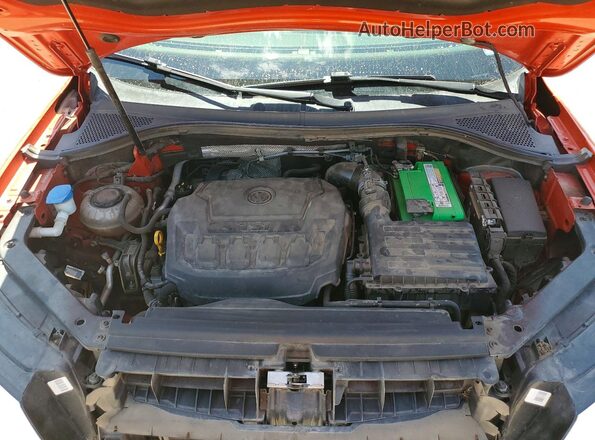 3VV3B7AX0JM191446 2018 VOLKSWAGEN TIGUAN Orange Widok komory silnika