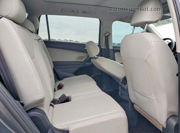 3VV3B7AX0LM086781 2020 VOLKSWAGEN TIGUAN Gray Widok tylnych siedzeń