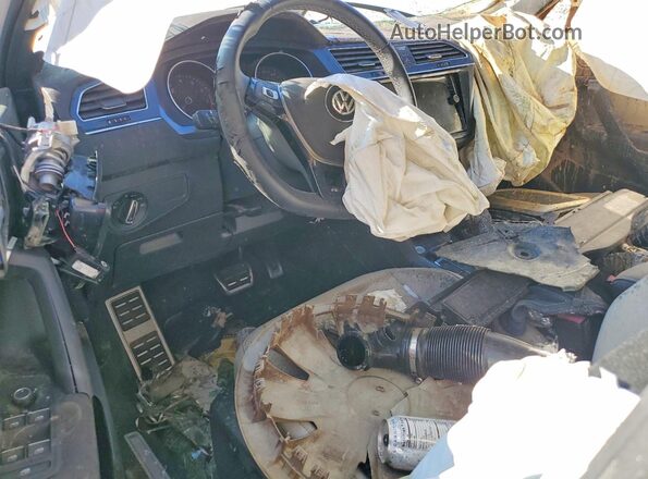 3VV3B7AX0MM159729 2021 VOLKSWAGEN TIGUAN Белый Вид панели приборов