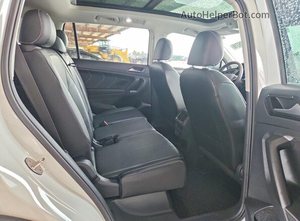 3VV3B7AX0NM065397 2022 VOLKSWAGEN TIGUAN White Вид задньої частини салону