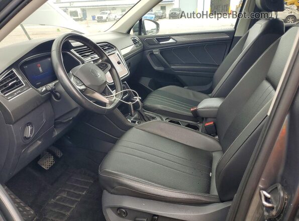 3VV3B7AX0NM066825 2022 VOLKSWAGEN TIGUAN Gray Front interior view