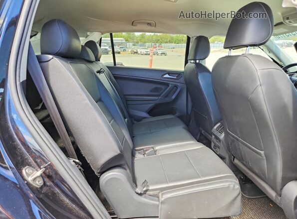 3VV3B7AX1JM027154 2018 VOLKSWAGEN TIGUAN Black Widok tylnych siedzeń