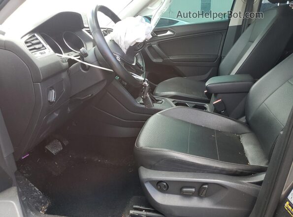 3VV3B7AX1JM090593 2018 VOLKSWAGEN TIGUAN Silver 