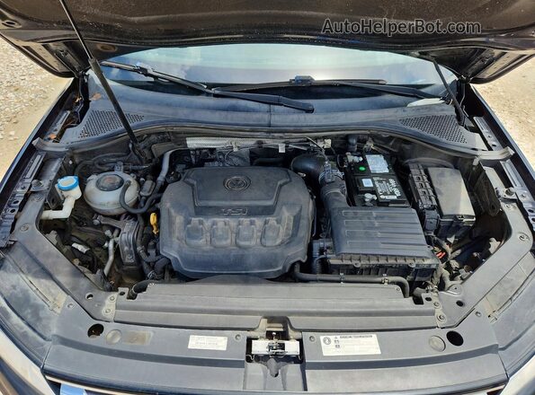 3VV3B7AX1KM153113 2019 VOLKSWAGEN TIGUAN Black Vista del compartimento del motor
