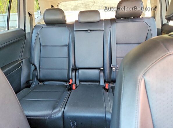 3VV3B7AX1LM075885 2020 VOLKSWAGEN TIGUAN Silver Вид задніх сидінь
